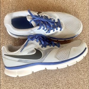 Men’s Nike sneakers. Wide size 11.
